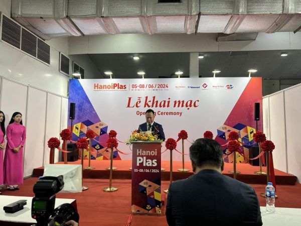 Mr. Tony Dinh – Chairman cum CEO of Stavian Group represented Vietnam Plastic Association at the Opening Ceremony of Hanoiplas 2024