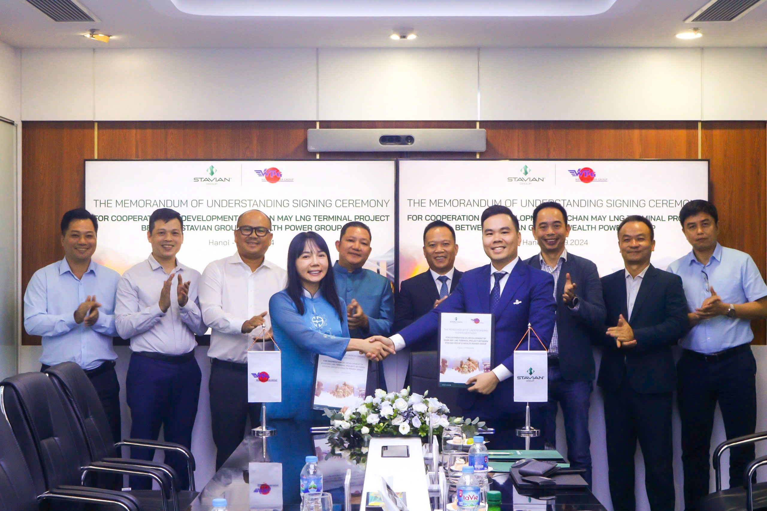 The Memorandum of Understanding Signing Ceremony for Cooperation on Development
of Chan May LNG Terminal Project between Stavian Group and Wealth Power Group