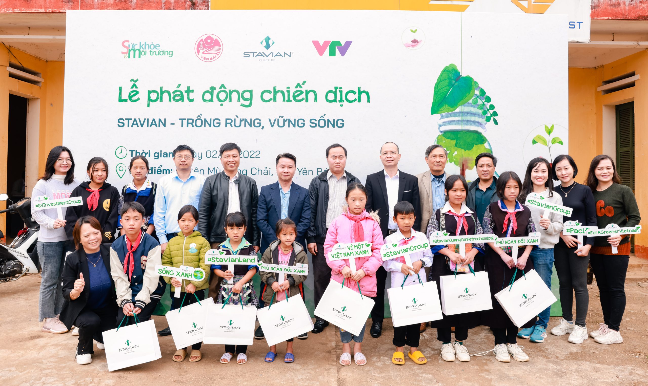 4. Chụp ảnh Lưu Niệm Tại Backdrop Chương Trình