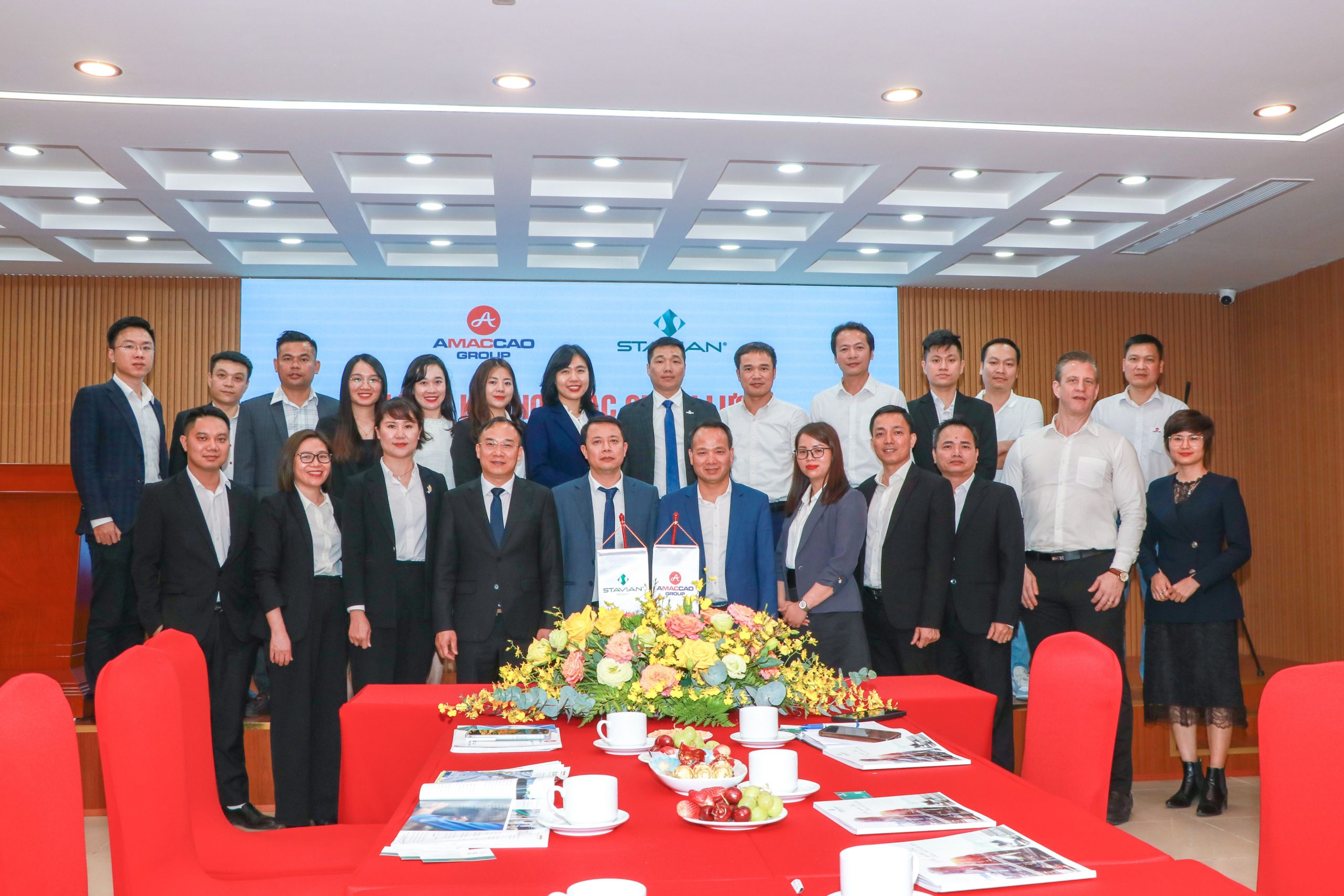 The Signing Ceremony of Strategic Cooperation between Stavian Group and Amaccao
Group