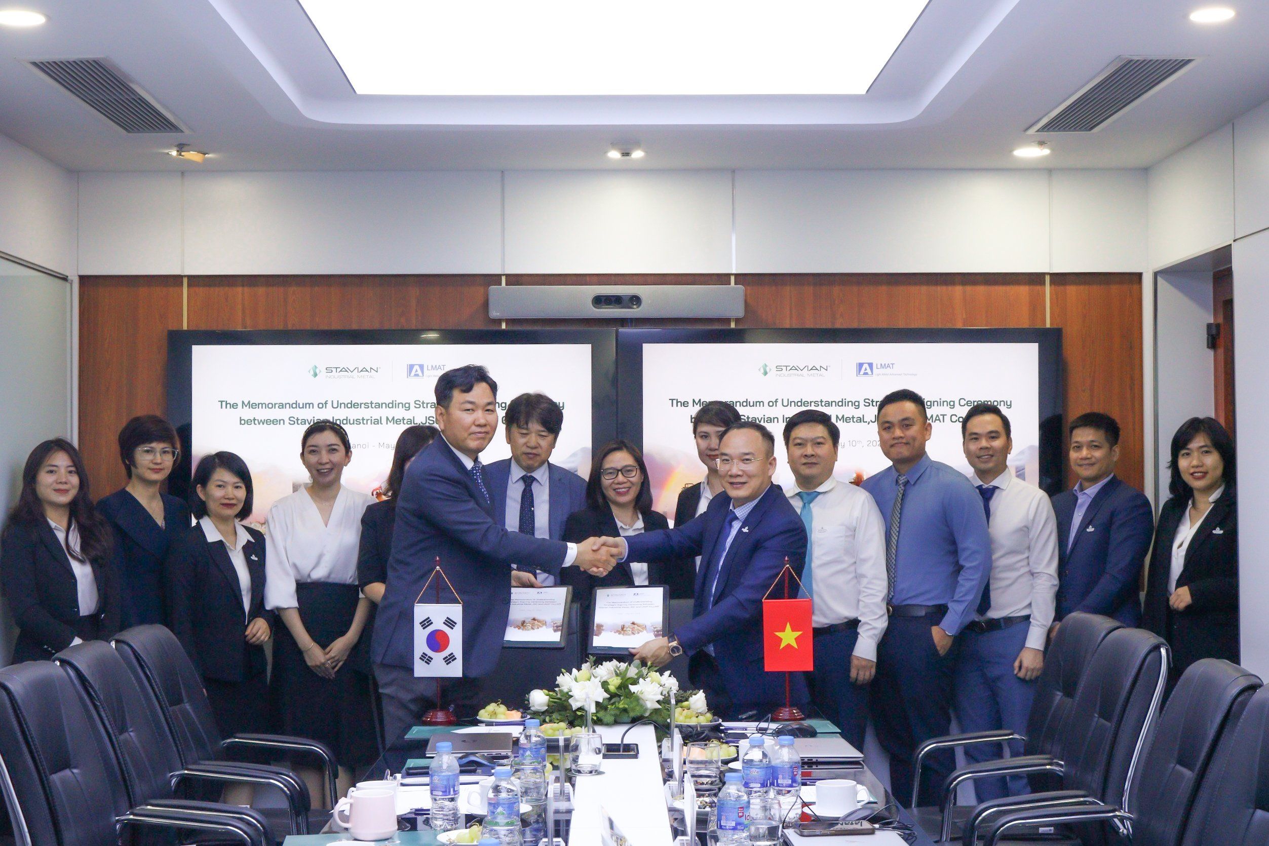 The Memorandum of Understanding for Strategic cooperation Signing ceremony
between Stavian Industrial Metal and LMAT Co.,LMT