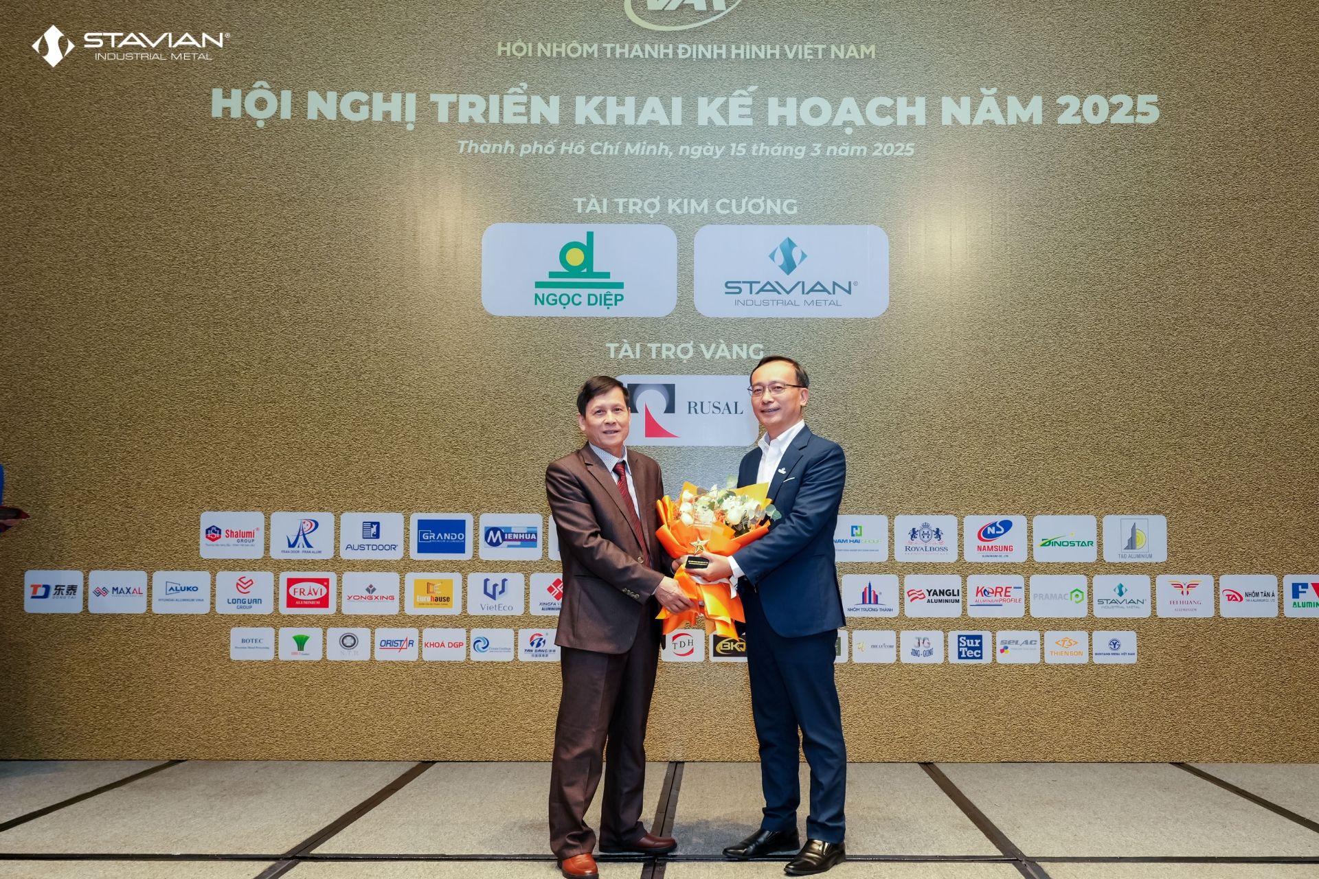 Stavian Industrial Metal accompanies Vietnam Aluminum Association towards
sustainable development