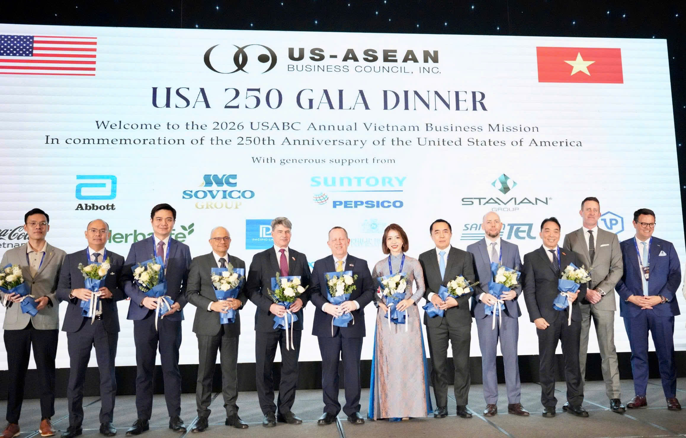 Tập đoàn Stavian đồng hành với vai trò Nhà tài trợ Platinum tại tiệc tối Kỷ niệm 250 năm Quốc khánh Hoa Kỳ và đón đoàn Doanh nghiệp Hoa Kỳ 2026
